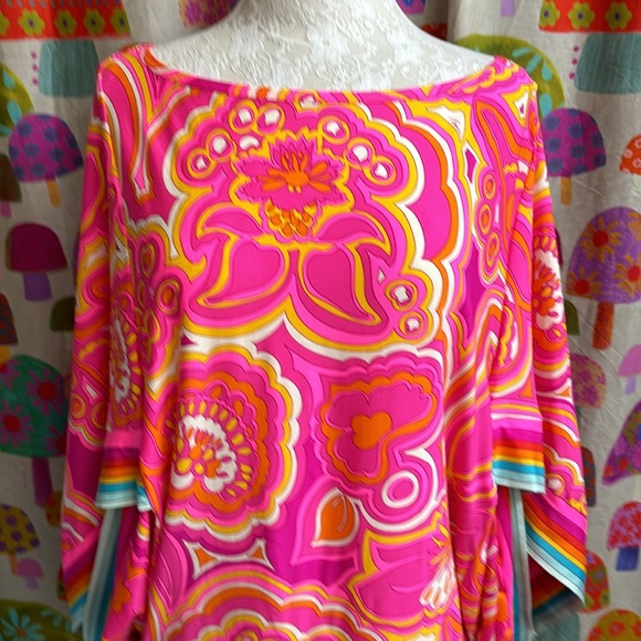 Trina Turk 25th Anniversary Bathing Suit Cover Up. Medium - Picture 2 of 14